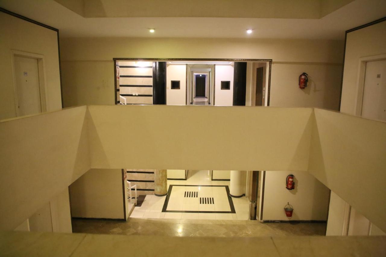 Carlton Tower Hotel ラホール エクステリア 写真