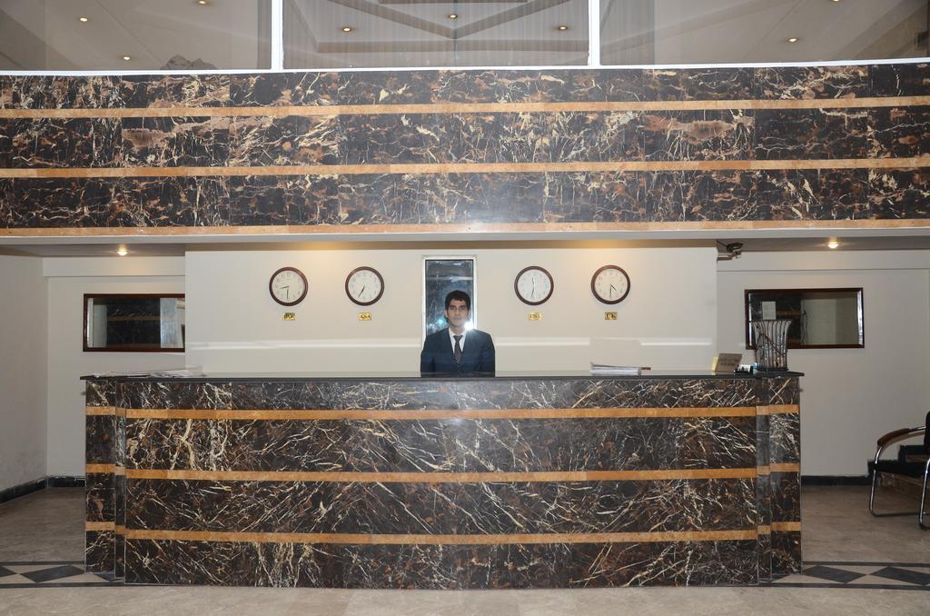 Carlton Tower Hotel ラホール エクステリア 写真