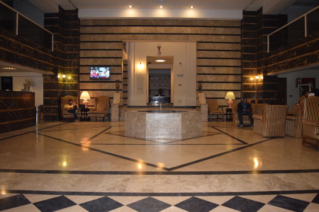 Carlton Tower Hotel ラホール エクステリア 写真
